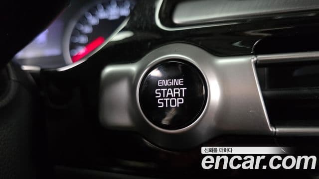 Kia Seltos 2020 — ფოტო 18/20