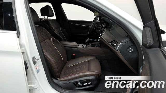BMW 5 Series 2020 — ფოტო 11/20