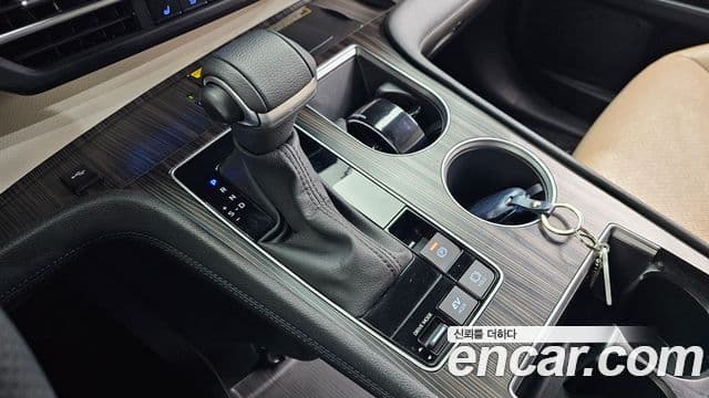 Toyota Sienna 2023 — ფოტო 7/20