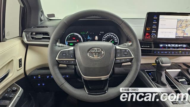 Toyota Sienna 2023 — ფოტო 12/20