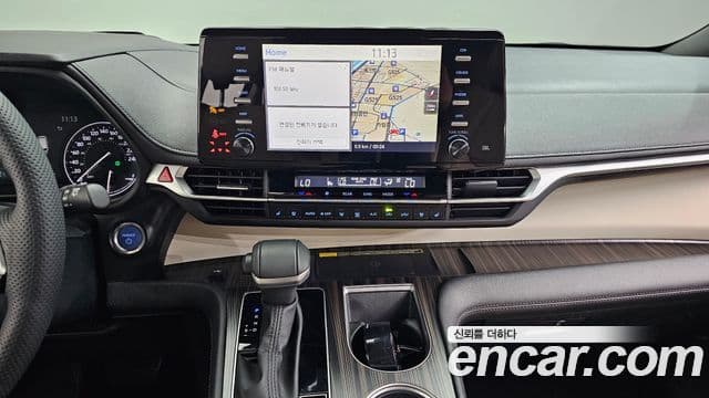 Toyota Sienna 2023 — ფოტო 13/20