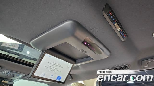 Toyota Sienna 2023 — ფოტო 16/20