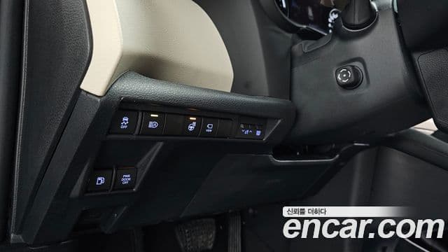 Toyota Sienna 2023 — ფოტო 18/20