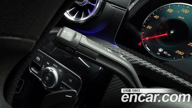 Mercedes-Benz A-Class 2020 — ფოტო 19/20