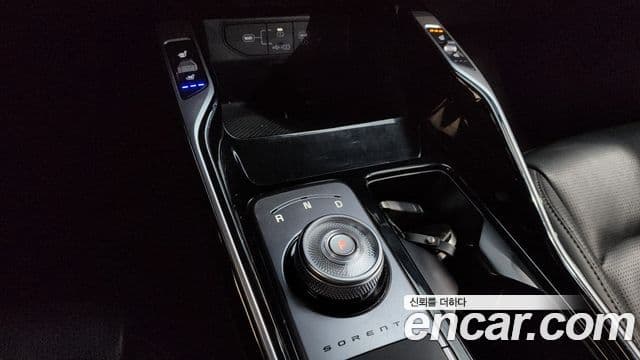 Kia Sorento 2023 — Фото 8/20