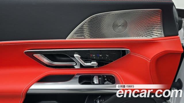 Mercedes-Benz AMG GT 2025 — Photo 8/20