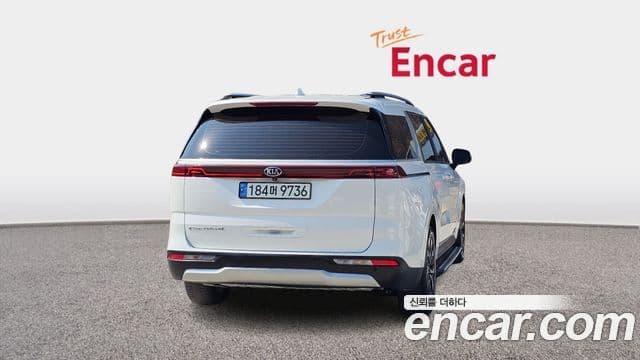 Kia Carnival 2021 — ფოტო 4/20
