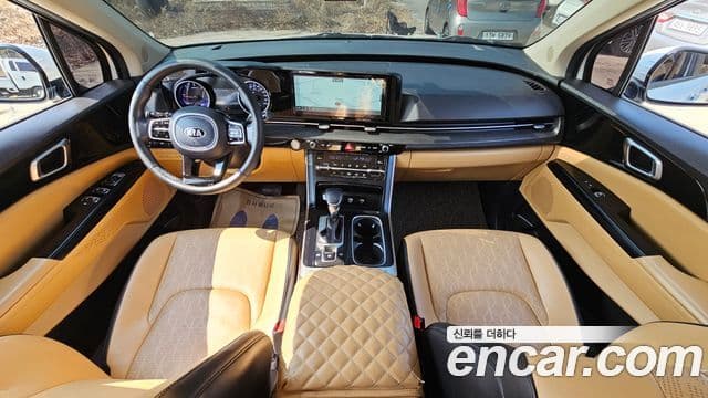 Kia Carnival 2021 — ფოტო 7/20