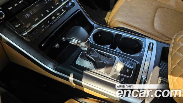 Kia Carnival 2021 — ფოტო 9/20