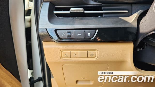 Kia Carnival 2021 — ფოტო 14/20