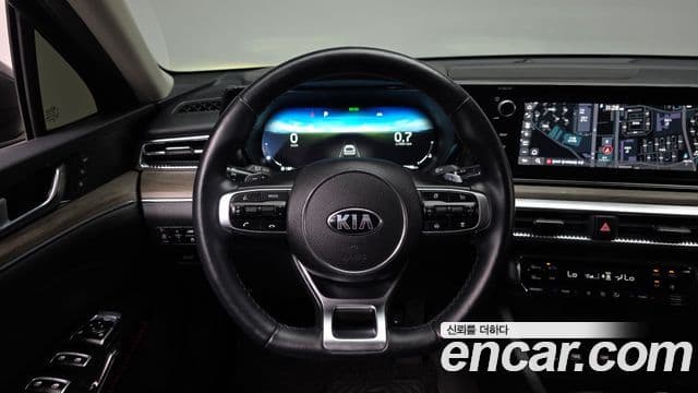 Kia K5 2021 — ფოტო 14/20