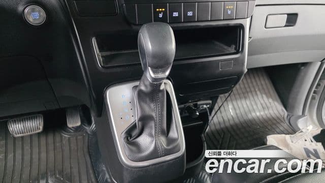Hyundai Staria 2023 — Şəkil 9/20
