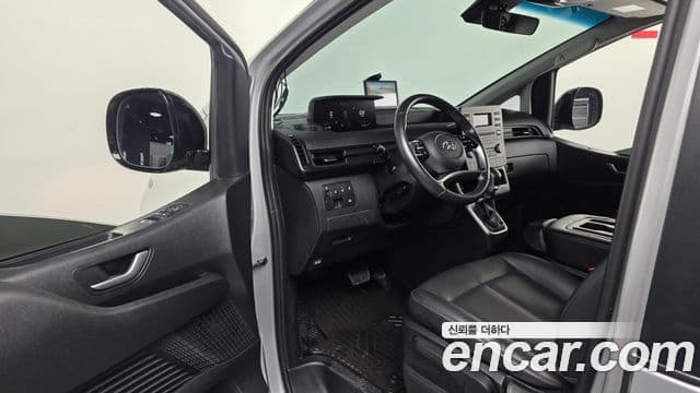 Hyundai Staria 2023 — ფოტო 10/20