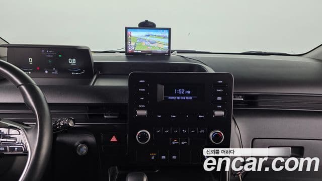 Hyundai Staria 2023 — ფოტო 14/20