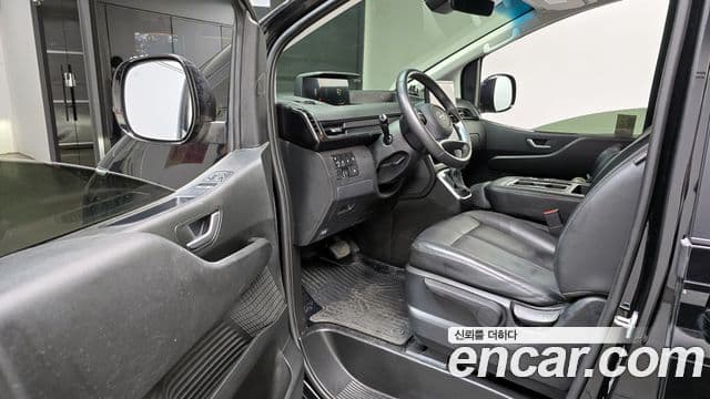 Hyundai Staria 2023 — ფოტო 11/20
