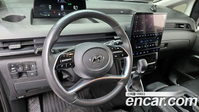 Hyundai Staria 2023 — ფოტო 14/20