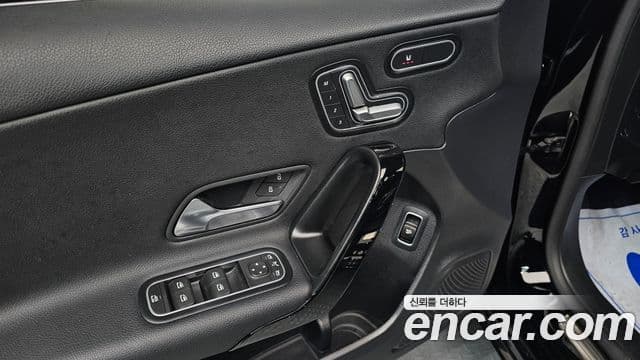 Mercedes-Benz A-Class 2020 — ფოტო 13/20