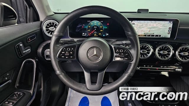 Mercedes-Benz A-Class 2020 — ფოტო 16/20