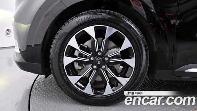 Kia Carnival 2020 — фото 5 из 20
