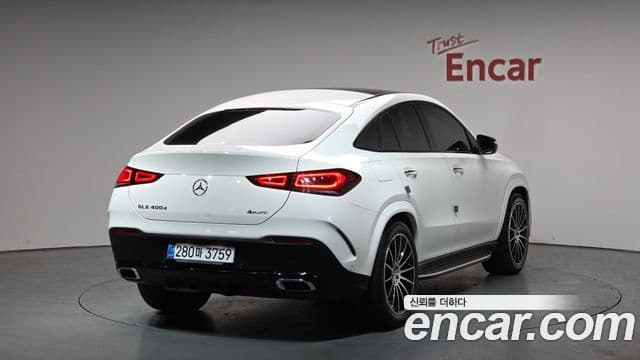Mercedes-Benz GLE-Class 2022 — ფოტო 2/20