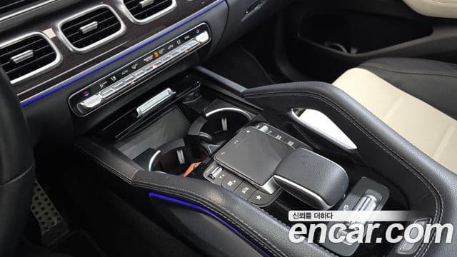 Mercedes-Benz GLE-Class 2022 — Photo 3/20