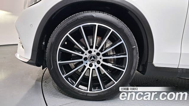 Mercedes-Benz GLC-Class 2019 — Photo 16/20