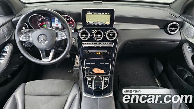 Mercedes-Benz GLC-Class 2019 — Photo 6/20