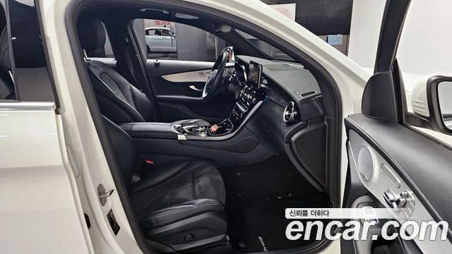 Mercedes-Benz GLC-Class 2019 — Photo 18/20