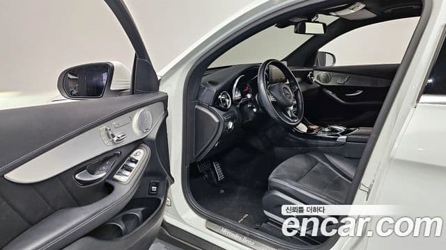 Mercedes-Benz GLC-Class 2019 — Photo 1/20