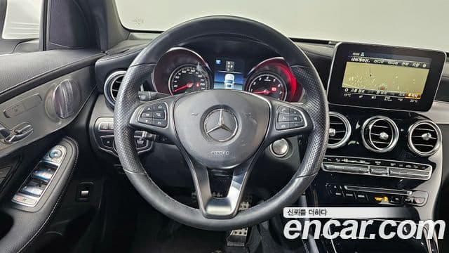 Mercedes-Benz GLC-Class 2019 — Photo 9/20