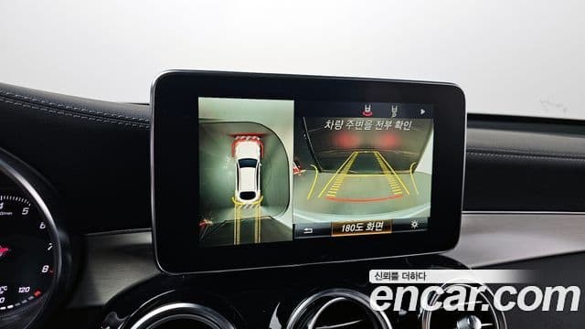 Mercedes-Benz GLC-Class 2019 — Photo 12/20