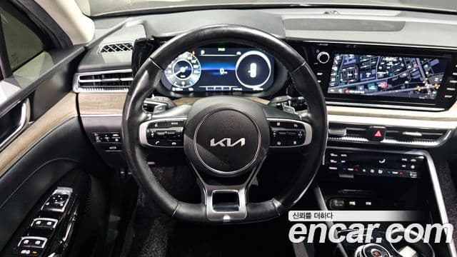Kia K5 2022 — ფოტო 13/20
