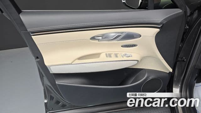 Genesis GV70 2024 — Photo 9/32