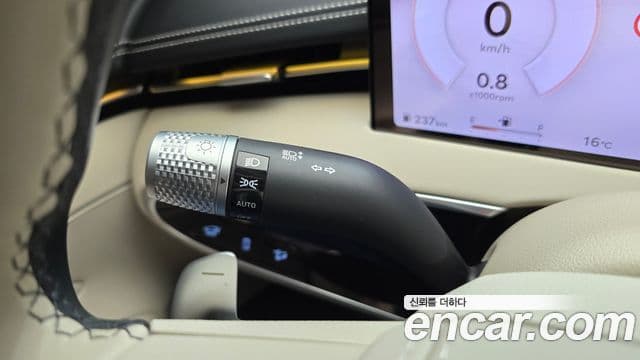 Genesis GV70 2024 — Photo 30/32