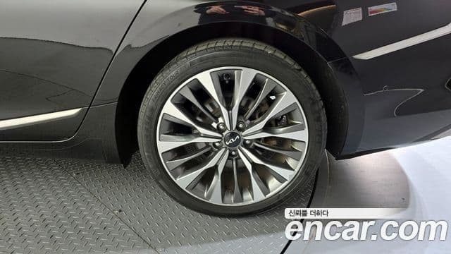 Kia K8 2022 — Şəkil 29/30