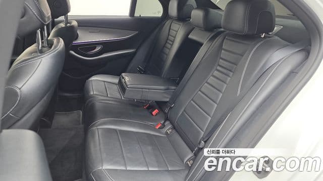 Mercedes-Benz E-Class 2021 — ფოტო 12/20
