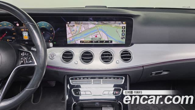 Mercedes-Benz E-Class 2021 — ფოტო 14/20