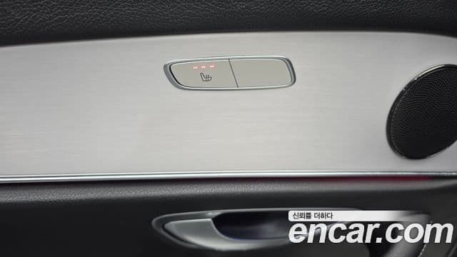 Mercedes-Benz E-Class 2021 — ფოტო 18/20