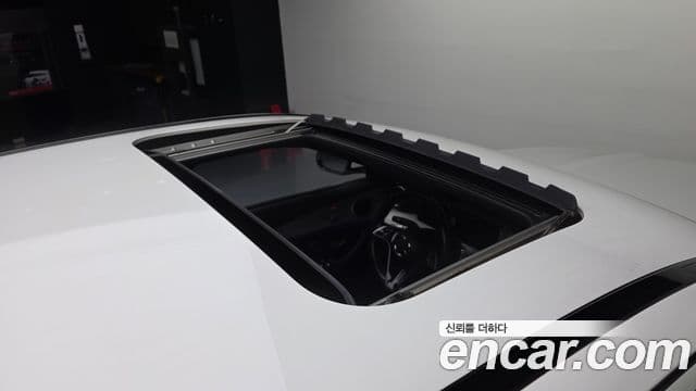 Mercedes-Benz E-Class 2021 — ფოტო 19/20