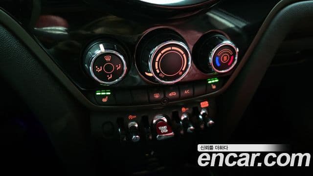 Mini Cooper Countryman 2020 — Фото 15/20