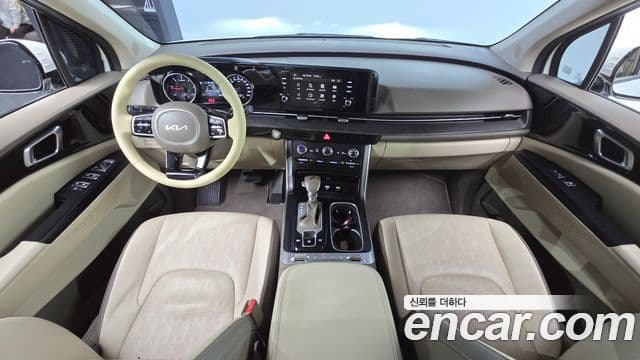 Kia Carnival 2022 — ფოტო 7/20