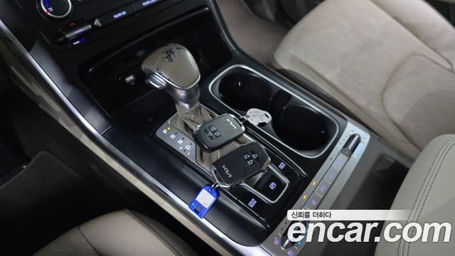 Kia Carnival 2022 — ფოტო 9/20