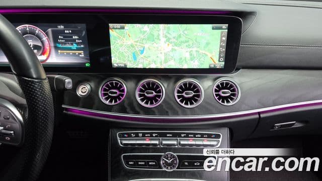 Mercedes-Benz E-Class 2019 — ფოტო 16/20