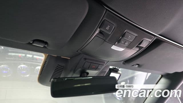 Mercedes-Benz E-Class 2019 — ფოტო 19/20