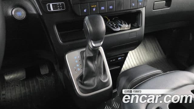 Hyundai Staria 2022 — Şəkil 9/20