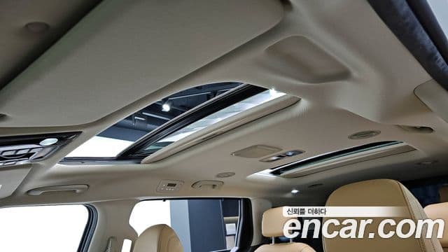 Kia Carnival 2023 — Şəkil 17/20