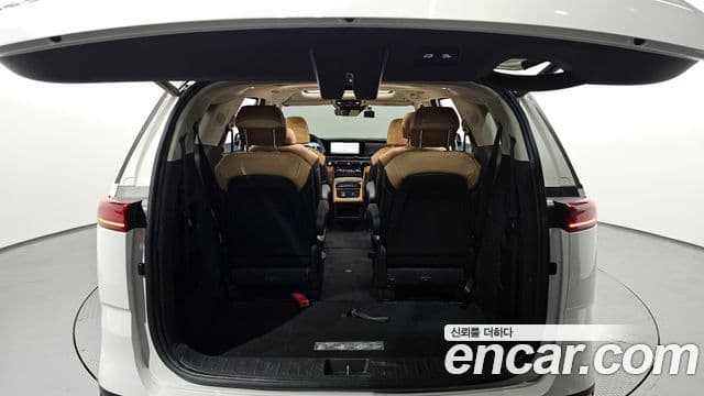 Kia Carnival 2023 — Şəkil 19/20