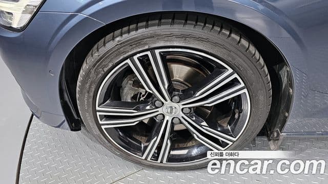 Volvo S60 2019 — Şəkil 5/20