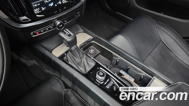 Volvo S60 2019 — Şəkil 9/20