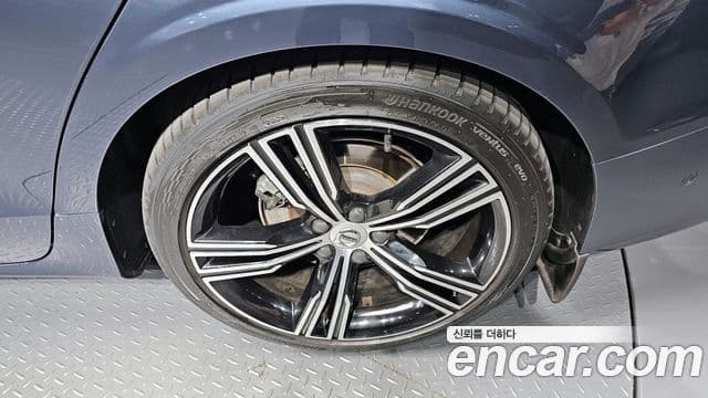 Volvo S60 2019 — Photo 14/30